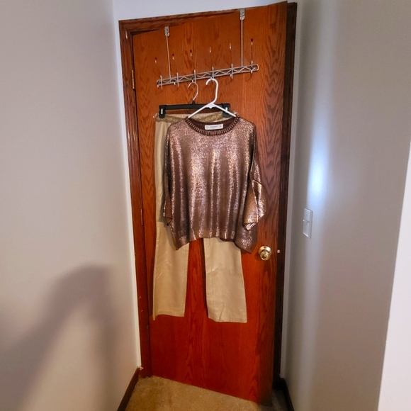 NWOT / ZARAKNIT TOP ( Holiday ) - Picture 3 of 4